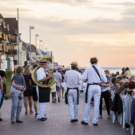 Avec Parking A 2 Pas De La Plage, Merville-franceville - Fr-1-788-54 アパート メルヴィル・フランスヴィル・プラージュ