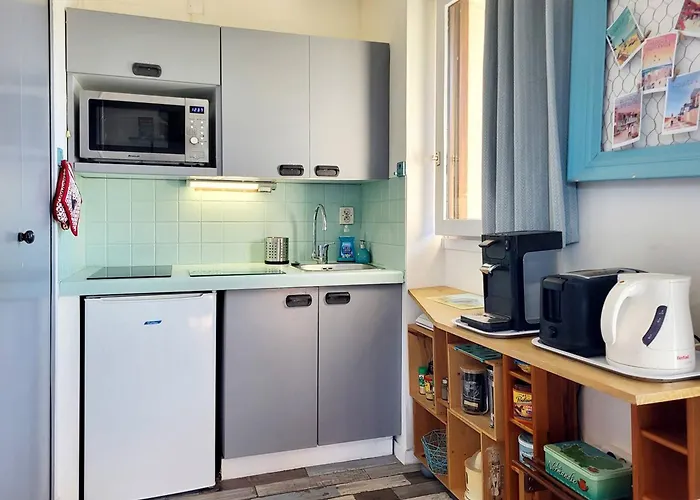 Avec Parking A 2 Pas De La Plage, Merville-franceville - Fr-1-788-54