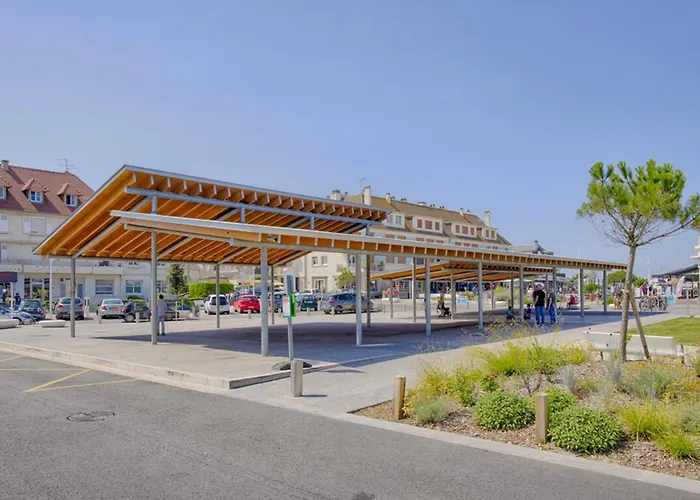 Avec Parking A 2 Pas De La Plage, Merville-franceville - Fr-1-788-54