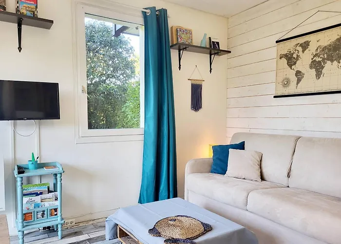 Apartment Avec Parking A 2 Pas De La Plage, Merville-franceville - Fr-1-788-54 Merville-Franceville-Plage